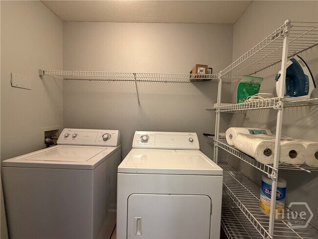 Building Photo - 211 North Ave