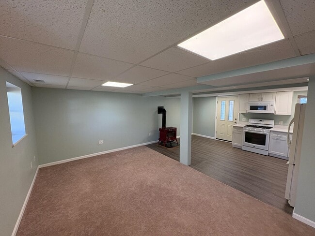 Building Photo - 15 Kingston Dr