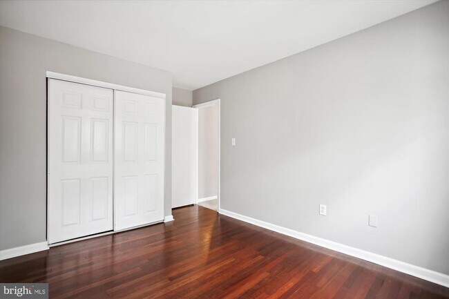 Building Photo - 1962 Mariner Ln