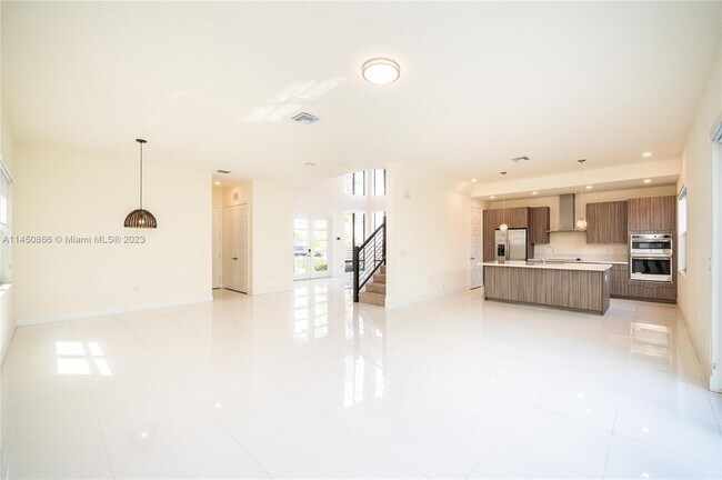 Building Photo - 8911 NW 160th Ter