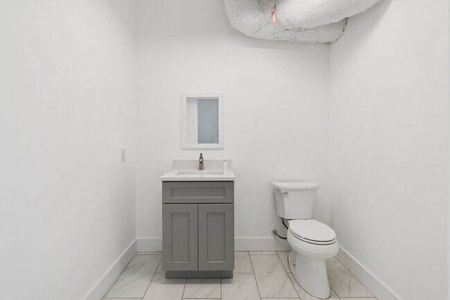 Building Photo - 1343 4th St