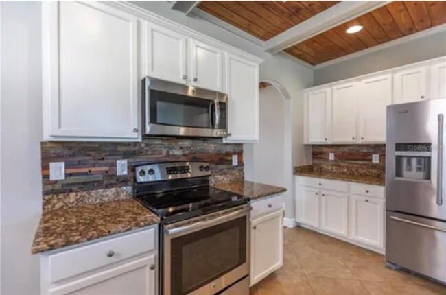 Building Photo - 6914 Quiet Creek Dr