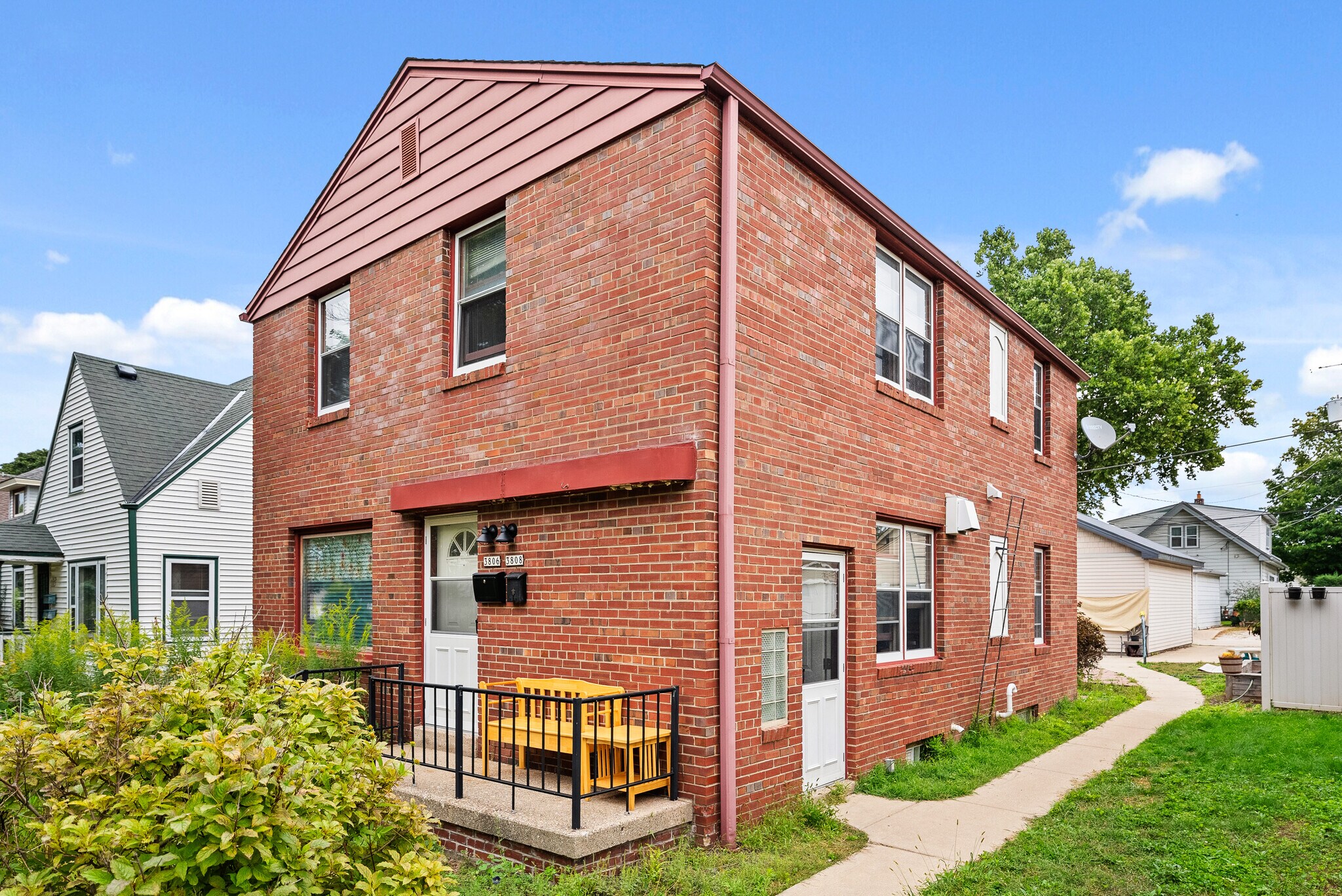 Building Photo - 3806 S Brust Ave