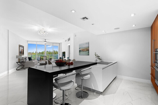 Building Photo - 701 N Fort Lauderdale Beach Blvd