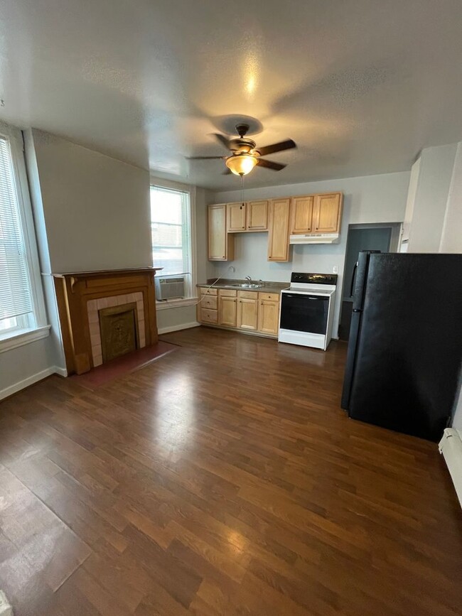 Primary Photo - Must See Two Bedroom in SLC Avenues! $1695