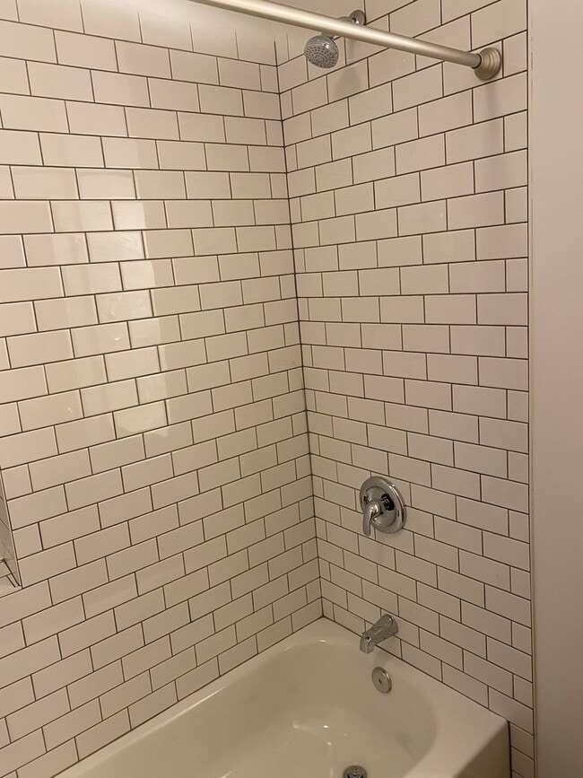 Building Photo - 1227 N Cleaver St