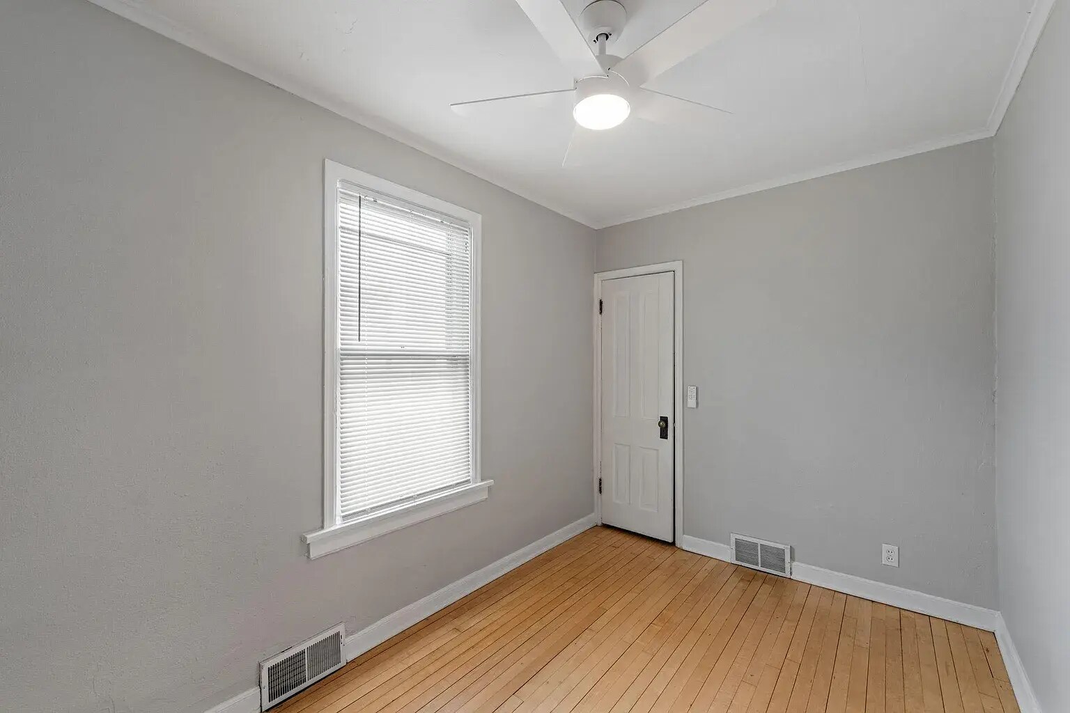 bedroom 2 - 731 Fillmore St NE