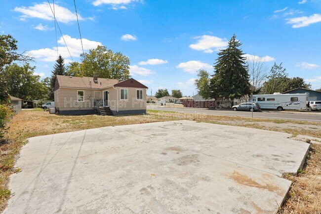 Building Photo - 503 E Joseph Ave