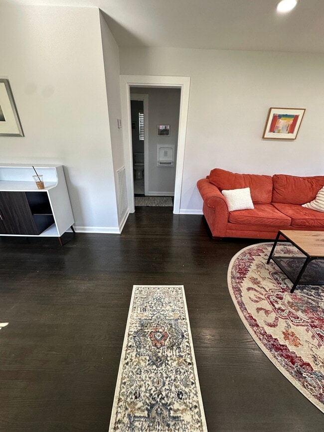 Building Photo - 2828 Emery Dr