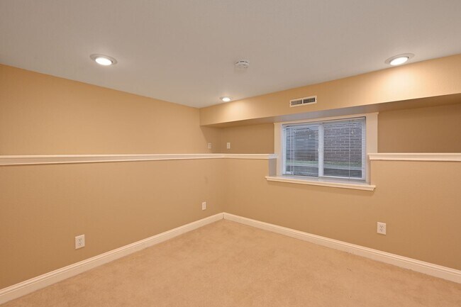 Building Photo - Charming 3 Bedroom/2 Bath Craftsman Home for Lease in Phinney/Greenlake