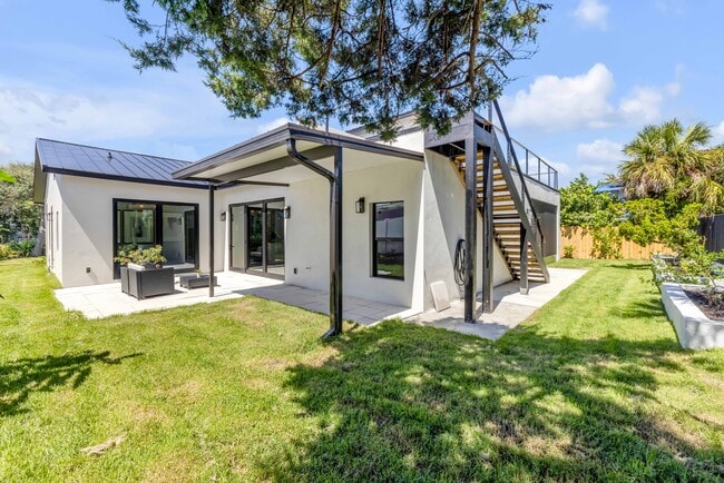 Building Photo - 1707 N Peninsula Ave