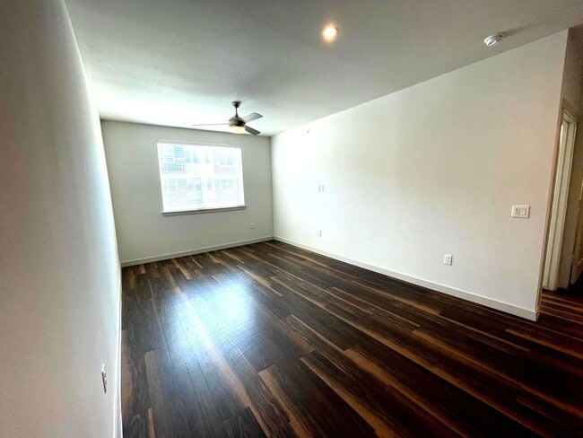 Building Photo - 15117 Fishtrap Bike Path