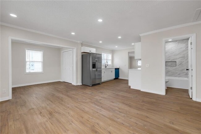 Building Photo - 2060 Baker Rd NW