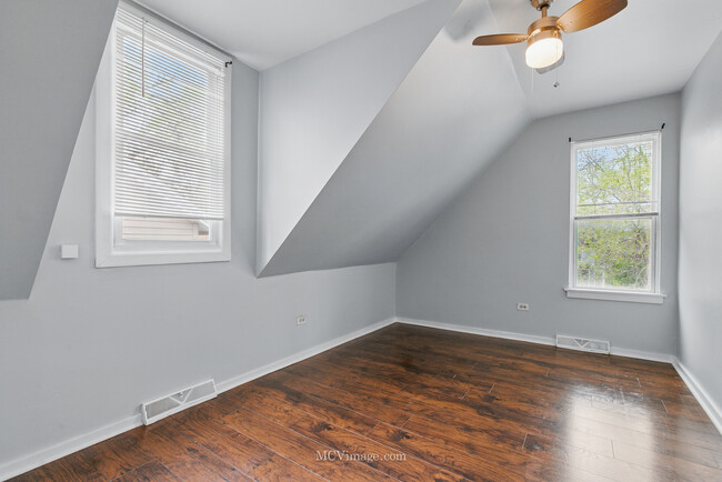 Building Photo - 355 N Hickory St