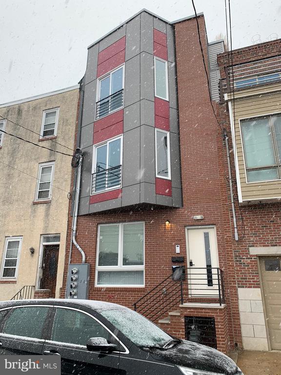 Building Photo - 1527 Carpenter St