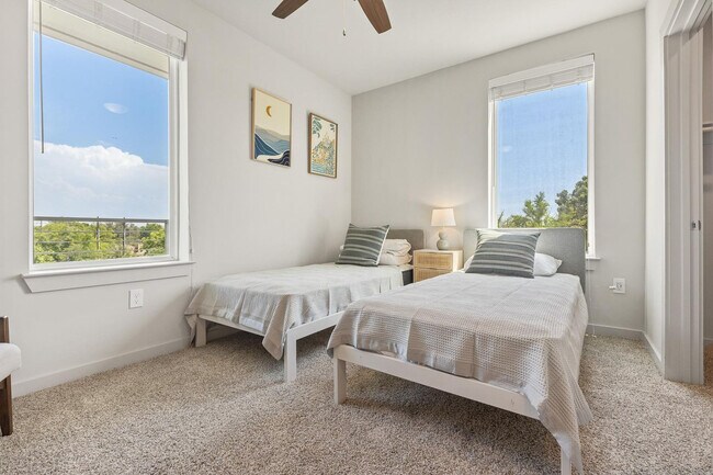 Building Photo - 5820 1/2 Cameron Road-SI FL3-ID1303393P