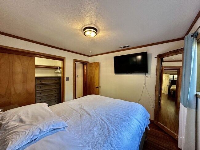 Building Photo - 2 Bedroom Home for Rent