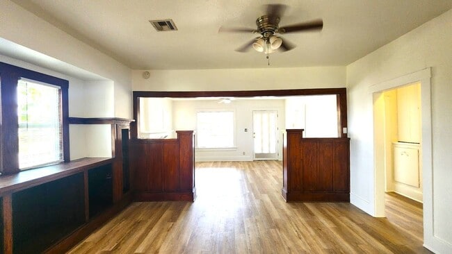 Building Photo - 2 BED 1 BATH CENTRAL PARK ADDITION NEAR PA...