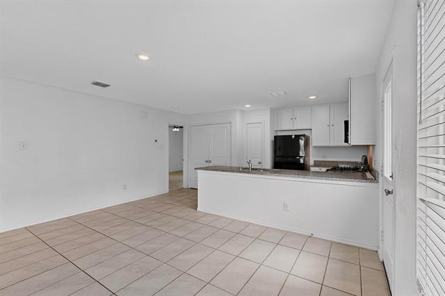 Building Photo - 9216 Grackle Pl