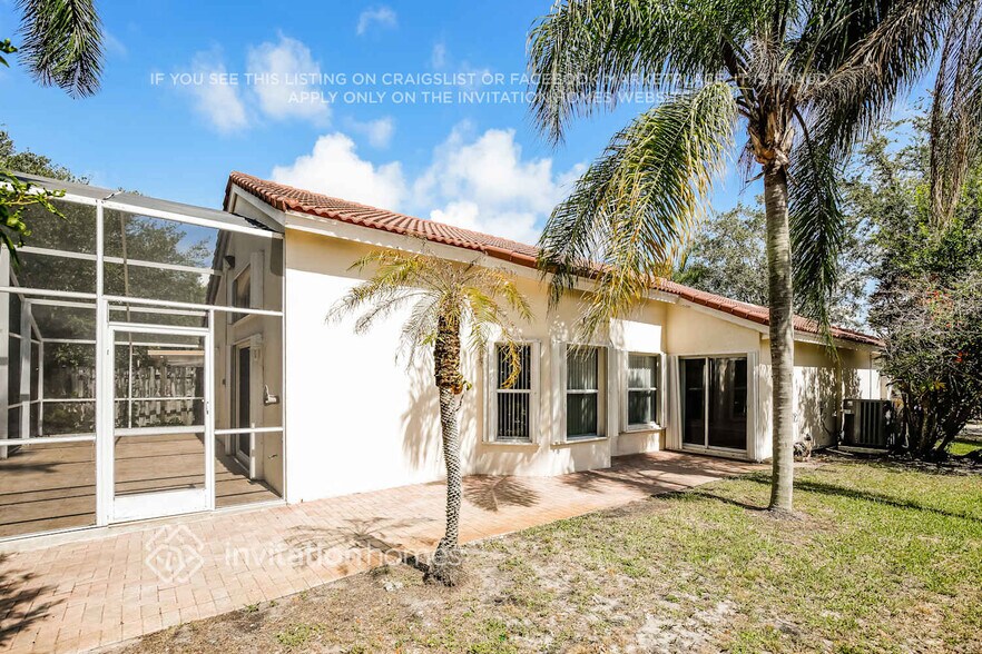 Building Photo - 3432 SW 51st St