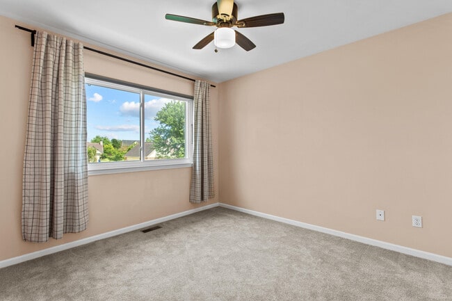 Building Photo - 4051 Sarah Ann Dr