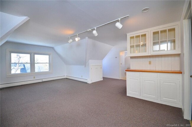 Building Photo - 387 South St