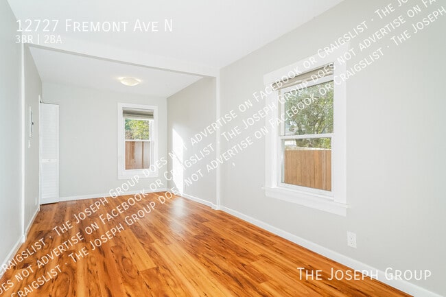 Building Photo - 12727 Fremont Ave N