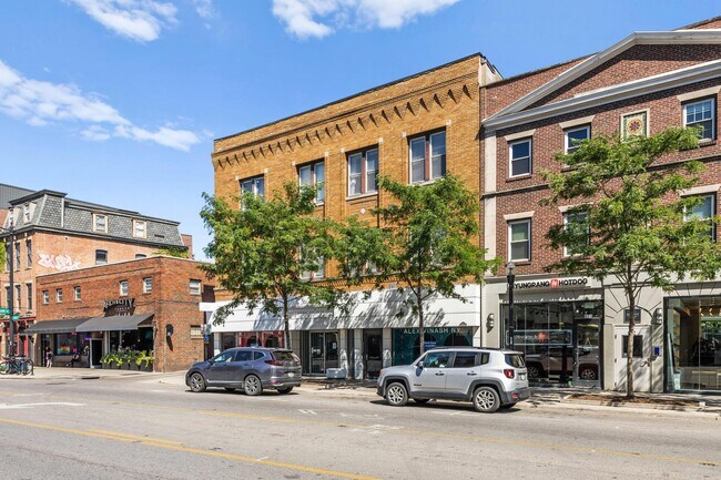 Building Photo - 854 N High St