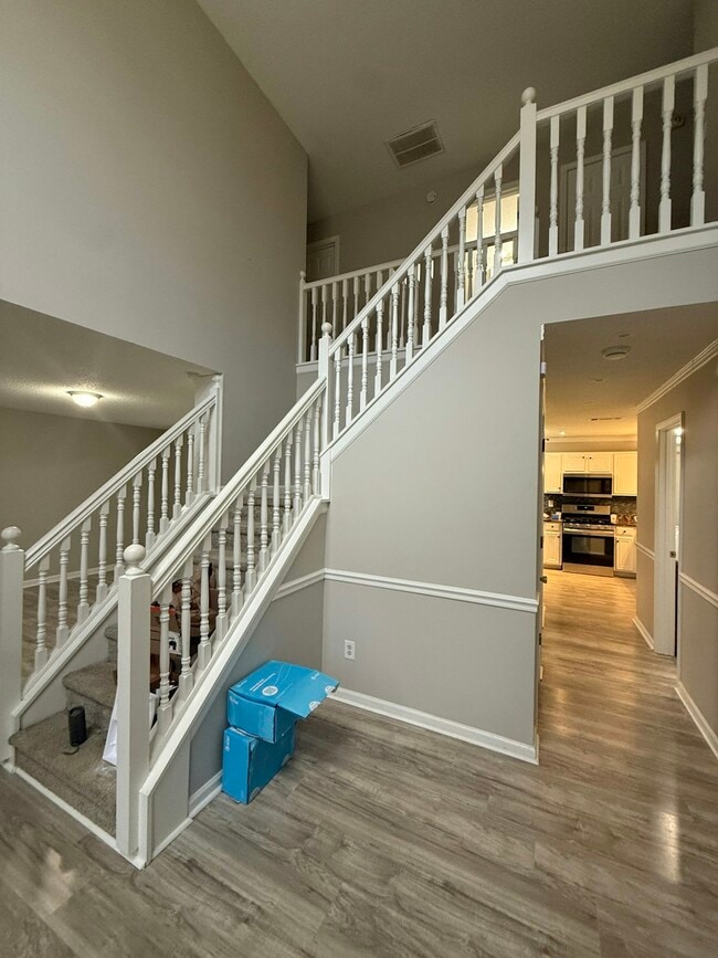 Building Photo - 1439 Alice Ave