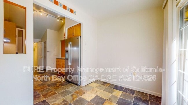 Building Photo - 17475 Summit Ave