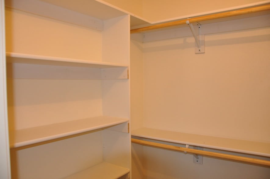 Building Photo - Mira Monte Apartments