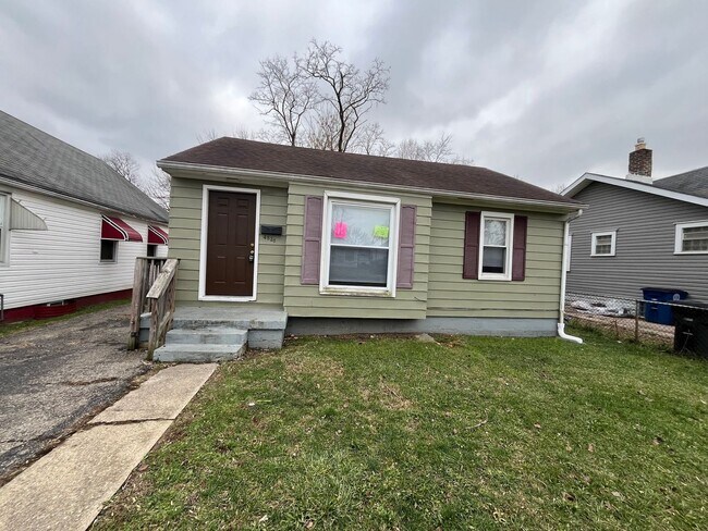 Primary Photo - **Deposit Special $500**Available Now** 45...