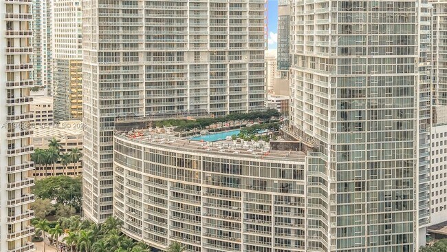 Building Photo - 475 Brickell Ave