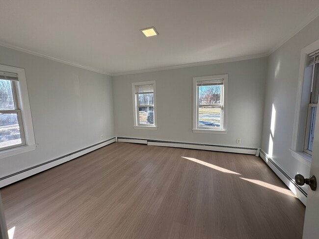 Building Photo - 250 Walnut St