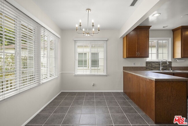 Building Photo - 5206 Emporia Ave