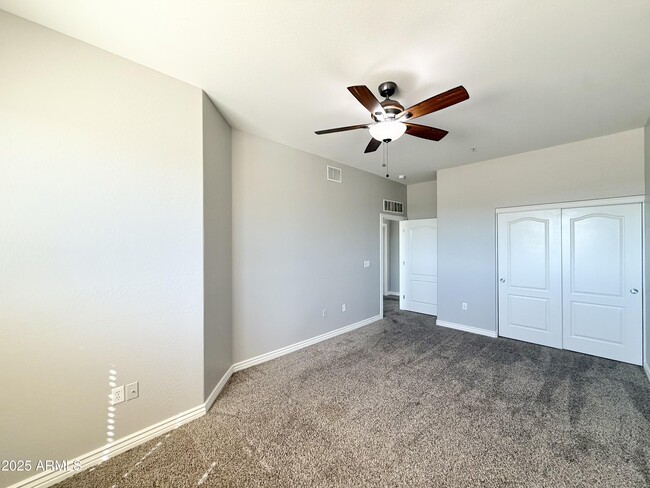 Building Photo - 1456 E 9th St