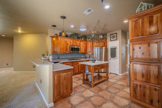 Building Photo - 111 Coker Ln