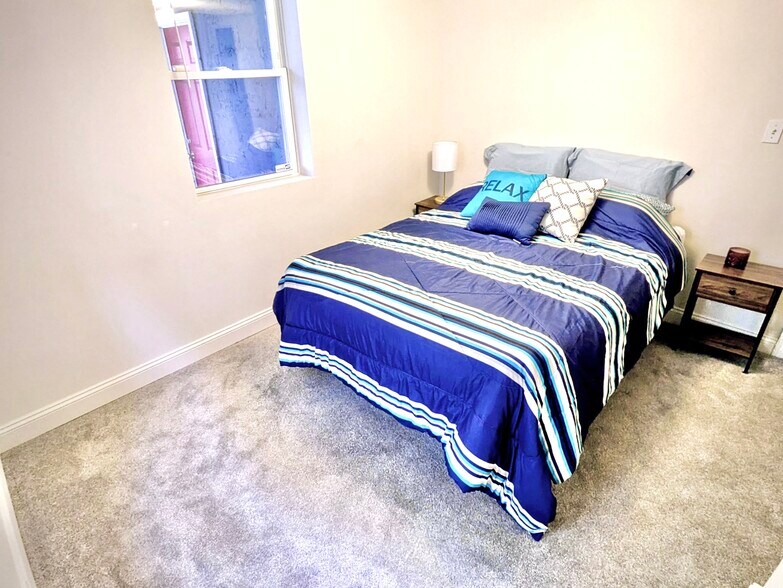 Building Photo - 6749 Eastern Ave