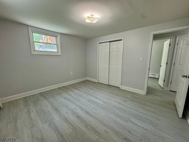 Building Photo - 687 Midland Ave