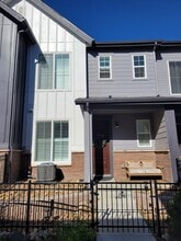 Building Photo - 478 Millwall Cir