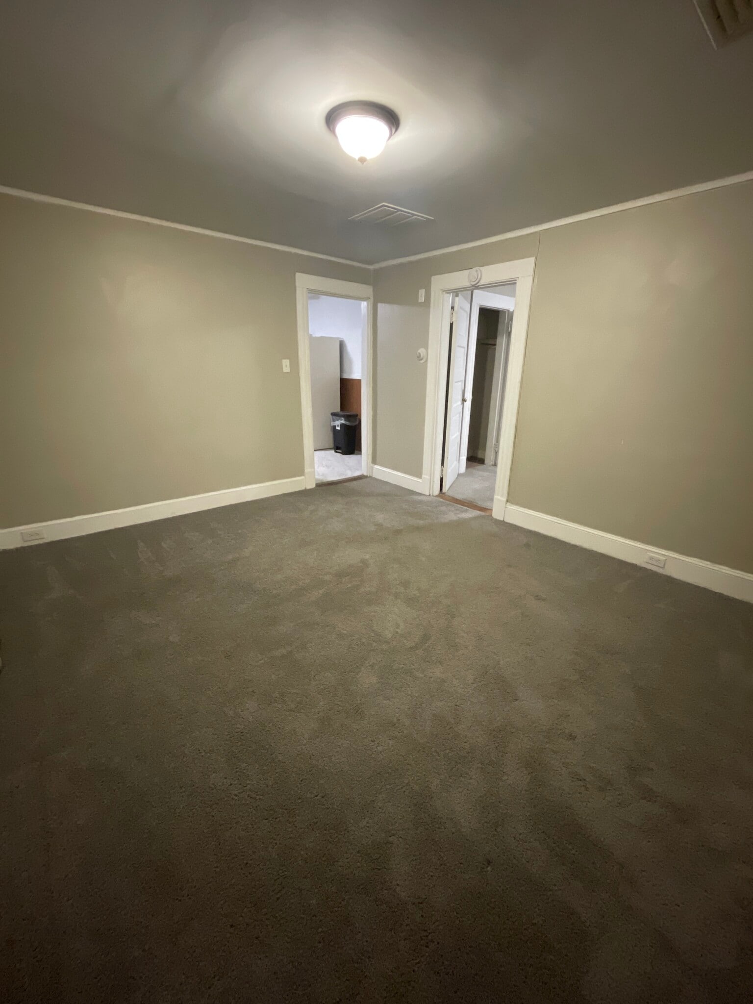 Building Photo - 256 Plank Rd