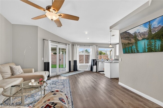 Building Photo - 1056 Kennebunk Cir