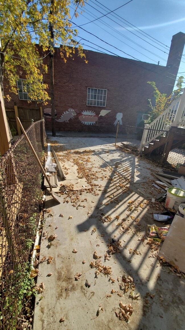 Building Photo - 315 W 30th St