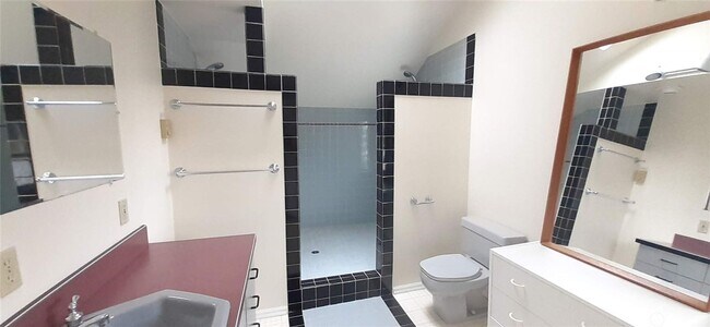 Building Photo - 4Bd/1.5Ba Seattle House