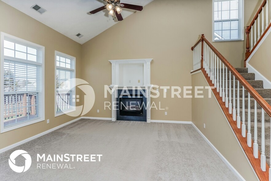 Building Photo - 914 Lyle Ct