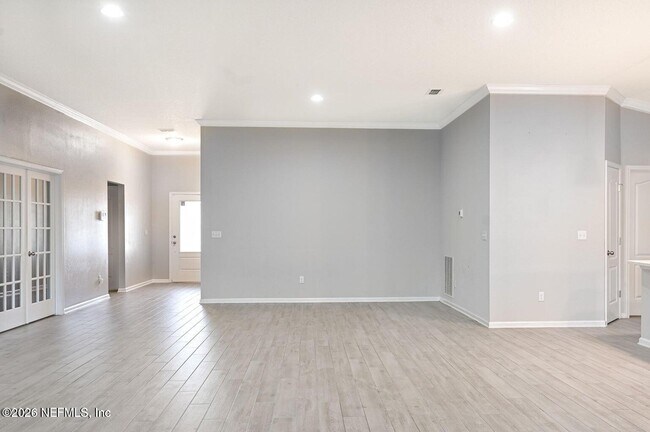 Building Photo - 353 Ponderosa Dr