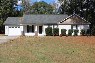 Building Photo - 3 Bed/2 Bath Home - 10 minutes to SJAFB!