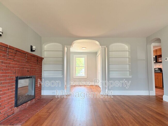 Building Photo - 880 S State St