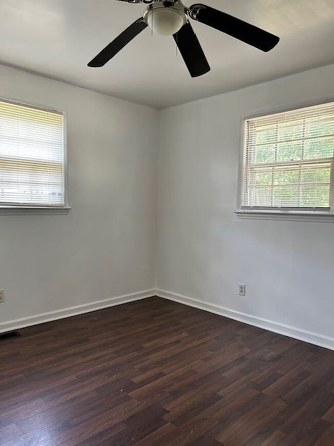 Building Photo - House for Rent