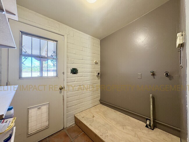 Building Photo - 7115 E 31st St